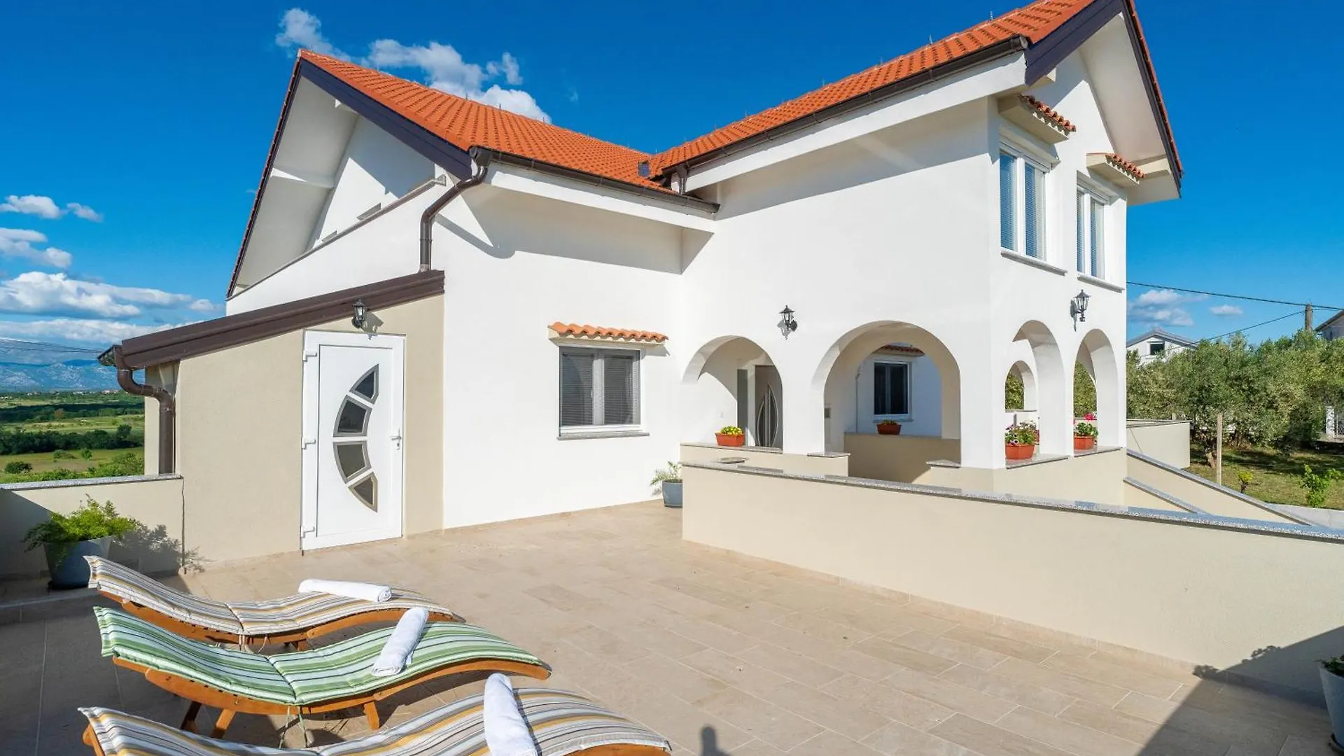 Ema'S Olive Garden Apt 1 With Private Parking, Just 10 Minutes Drive From Sandy Beach Policnik Apartmán