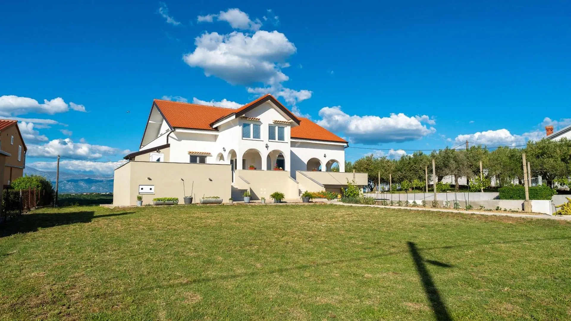 Ema'S Olive Garden Apt 1 With Private Parking, Just 10 Minutes Drive From Sandy Beach Policnik 0*,  Croacia